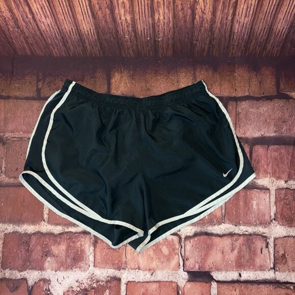 Nike Running Shorts Women’s Extra Large 1X Athletic Green Check Swoosh Logo - Picture 4 of 16